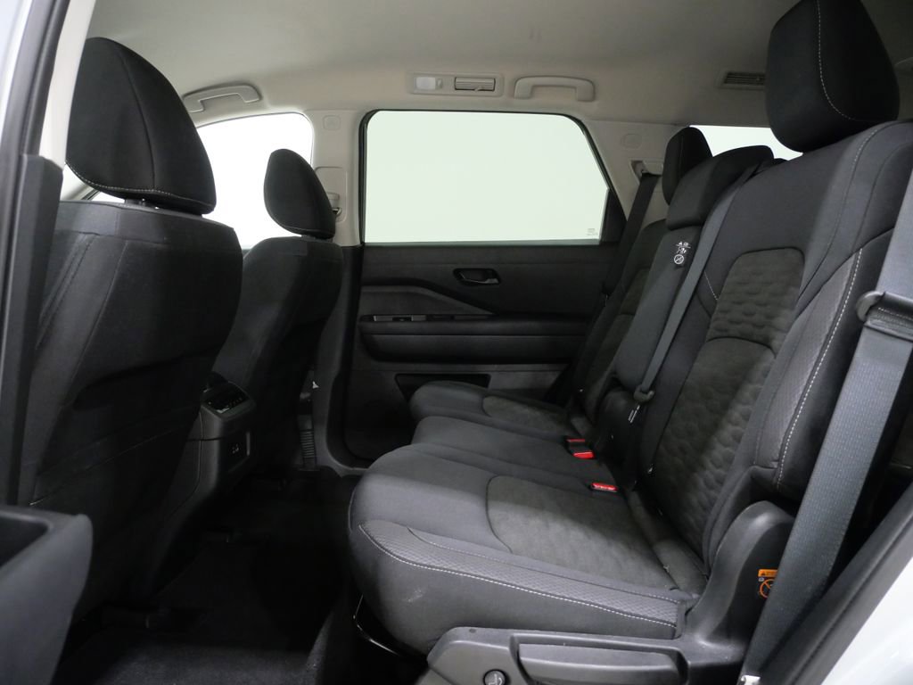 Used 2025 Nissan Pathfinder SV FWD image 23