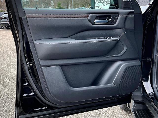 Certified 2025 Nissan Armada SL AWD/4WD image 9