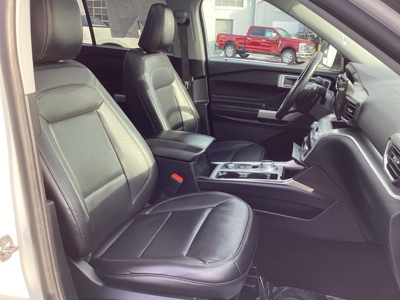 Used 2021 Ford Explorer XLT w/ Equipment Group 202A image 19