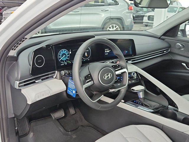 New 2026 Hyundai Elantra Limited FWD image 3