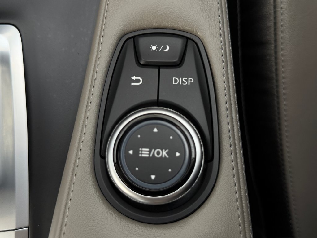 Used 2023 INFINITI QX50 Luxe FWD image 41