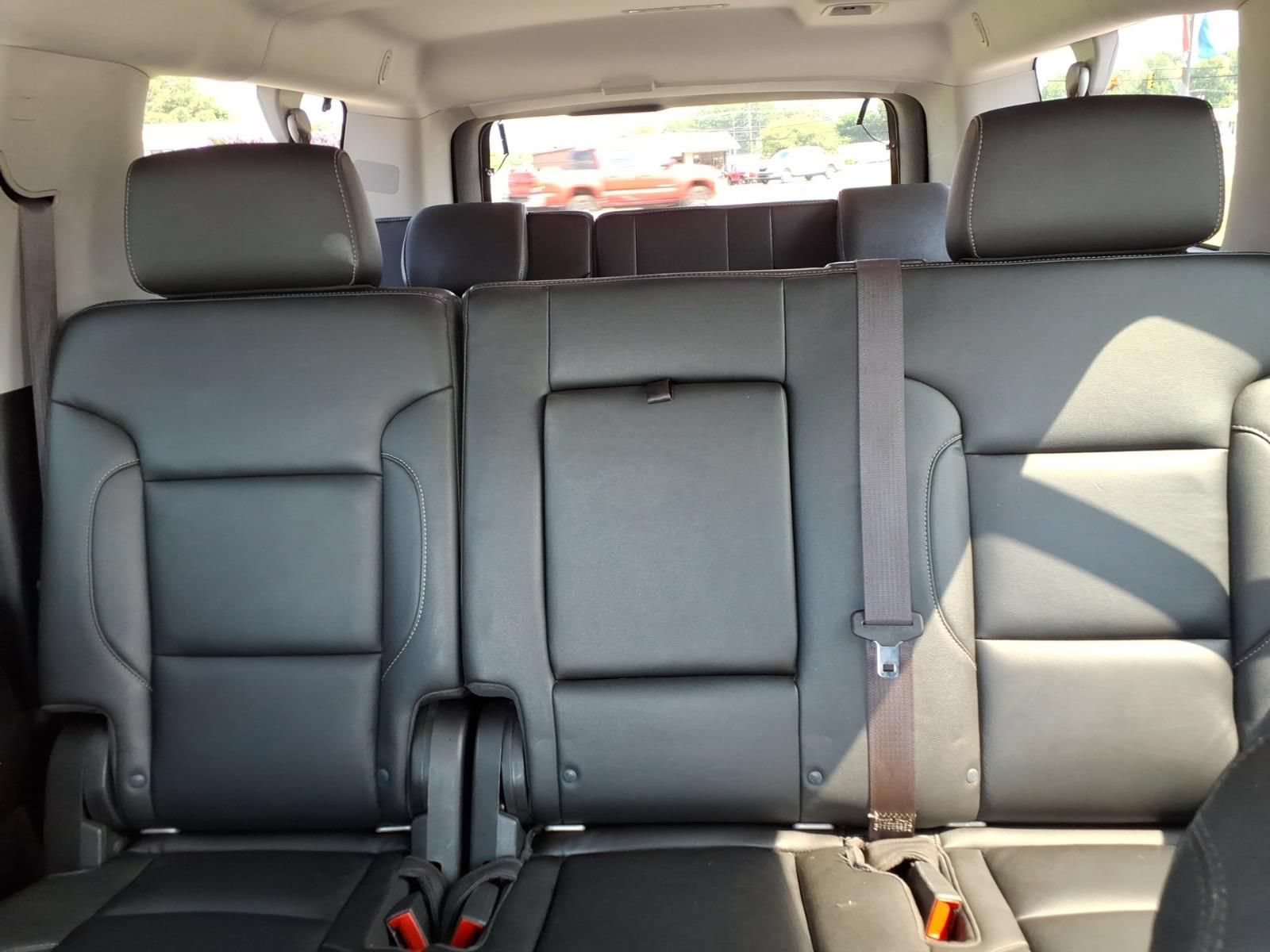 Used 2017 Chevrolet Suburban LT RWD image 20