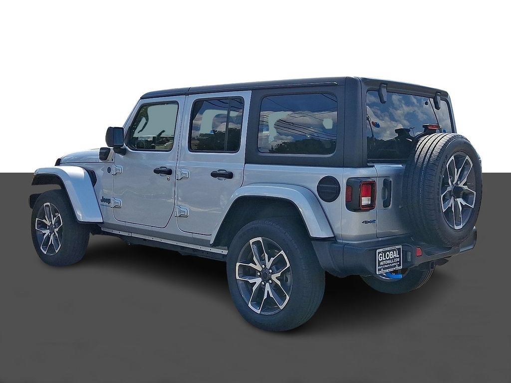 Used 2024 Jeep Wrangler Unlimited w/ Convenience Group AWD/4WD image 5