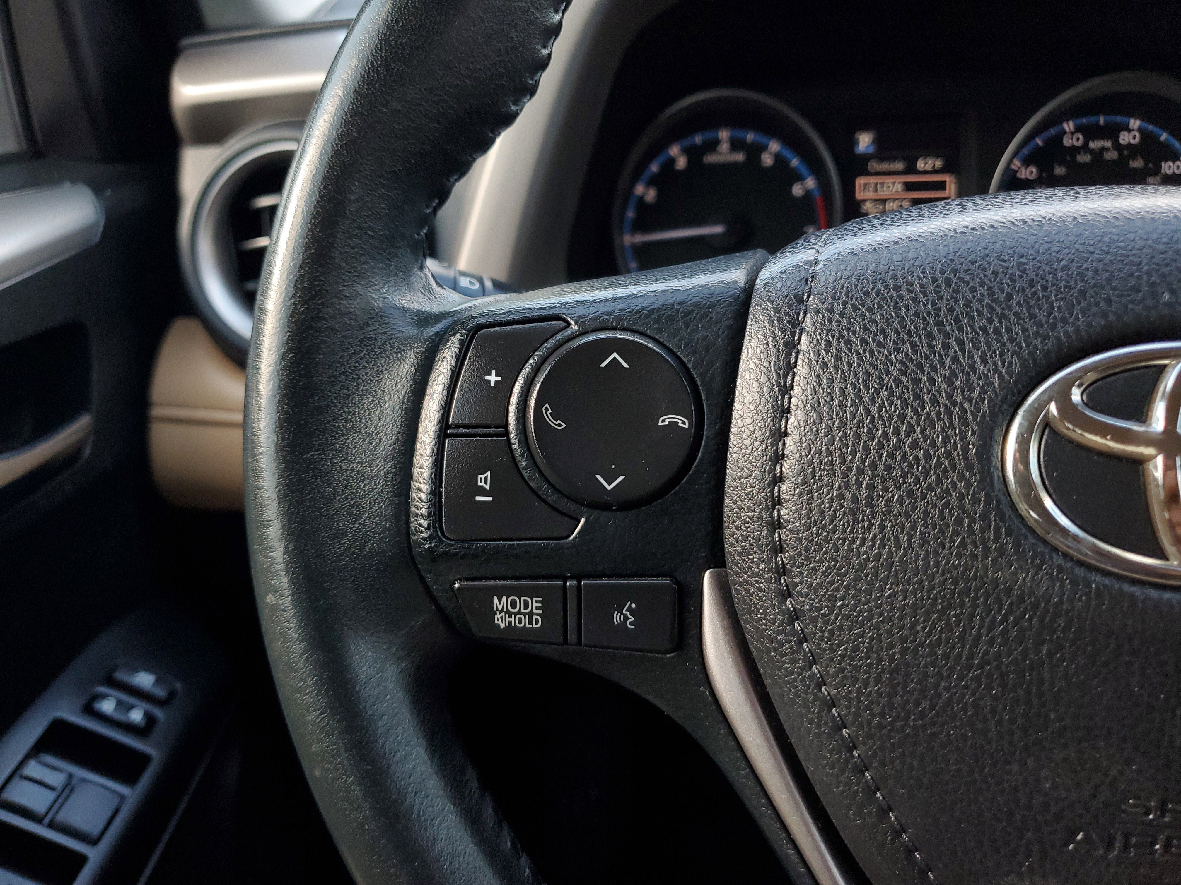 Used 2018 Toyota RAV4 XLE FWD image 21