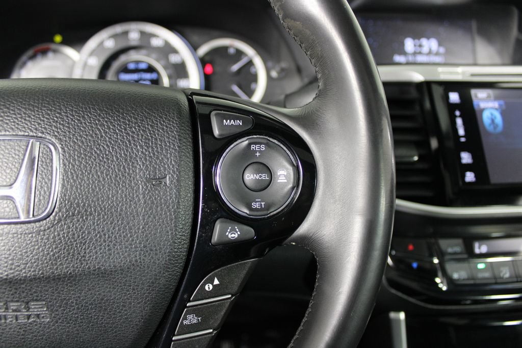 Used 2017 Honda Accord Touring image 26