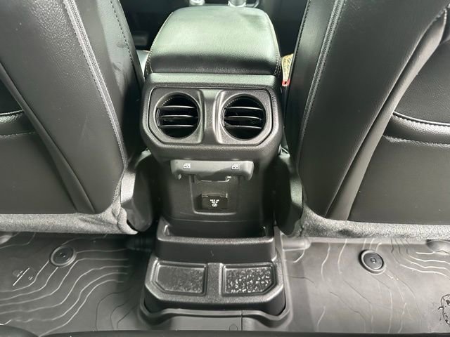Used 2022 Jeep Wrangler Unlimited Sahara image 36