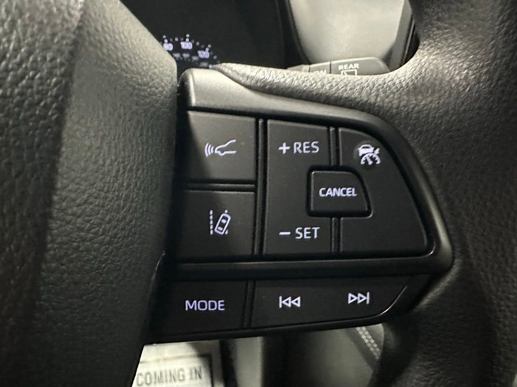 Used 2025 Toyota Sienna LE image 20