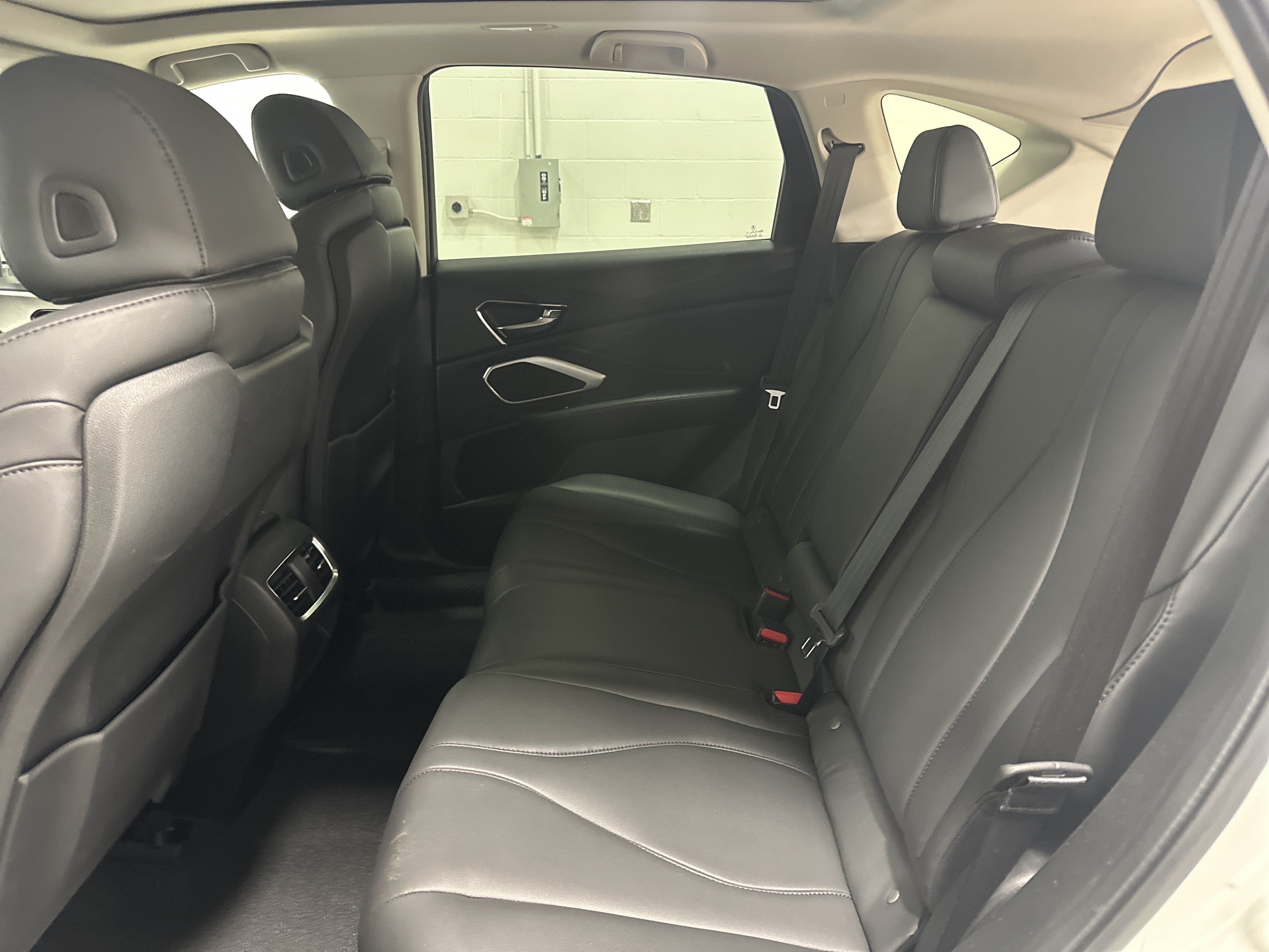Used 2020 Acura RDX SH-AWD image 31