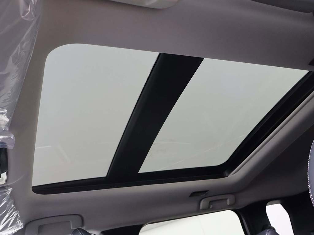 New 2025 Mitsubishi Outlander SE image 24