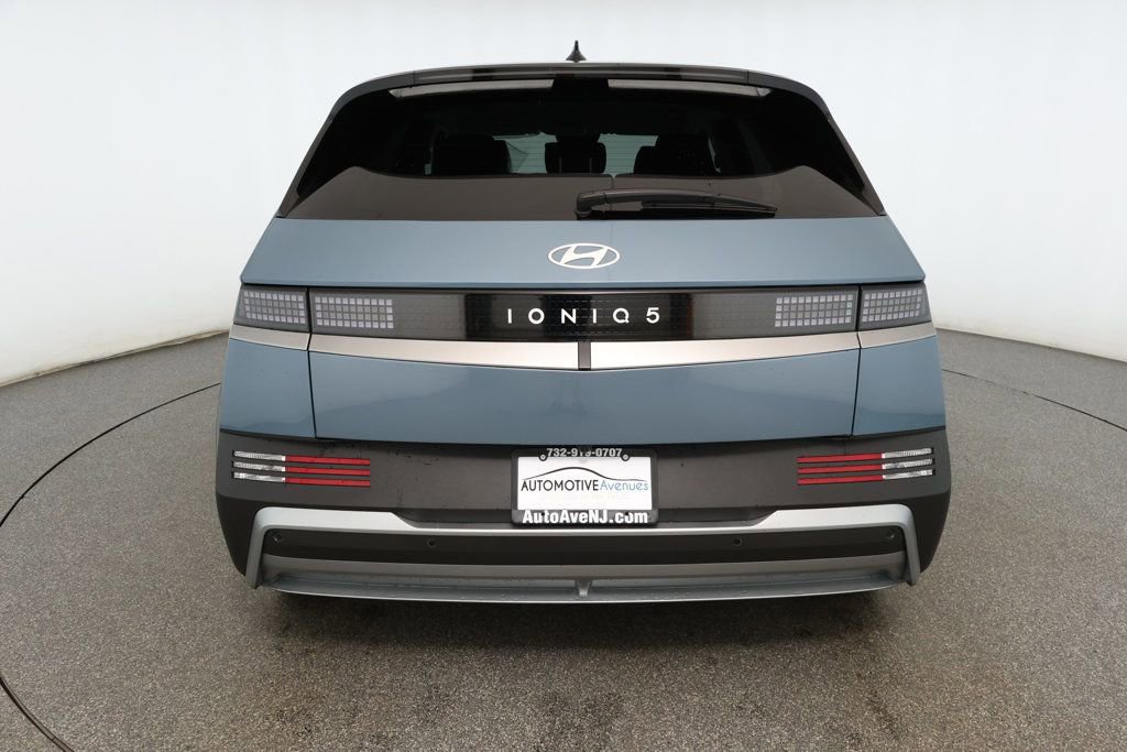 Used 2025 Hyundai Ioniq 5 SE image 5