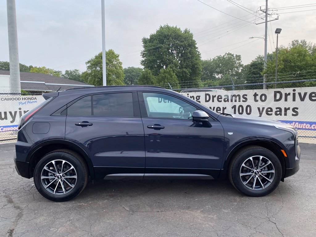 Used 2025 Cadillac XT4 Sport w/ LPO, Floor Liner Package AWD/4WD image 2