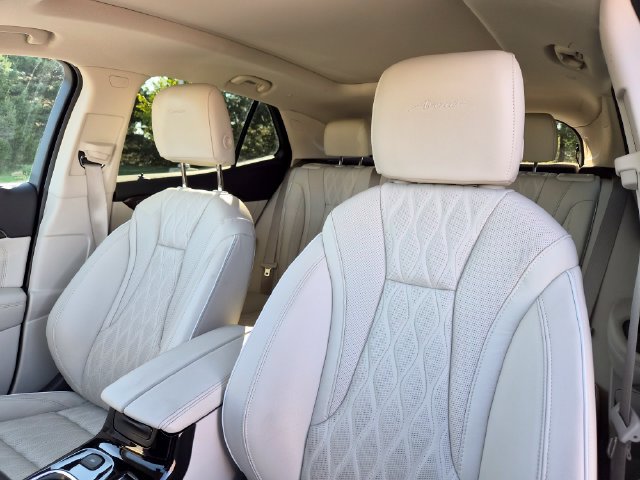 Used 2023 Buick Envision Avenir FWD image 18