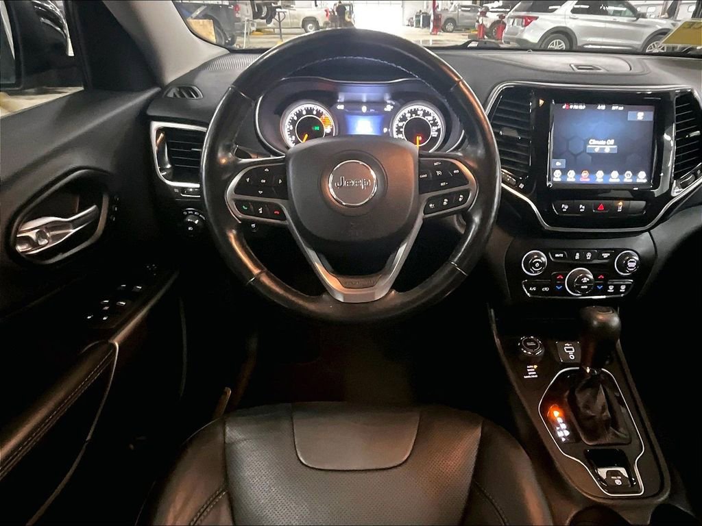 Used 2021 Jeep Cherokee Limited image 17