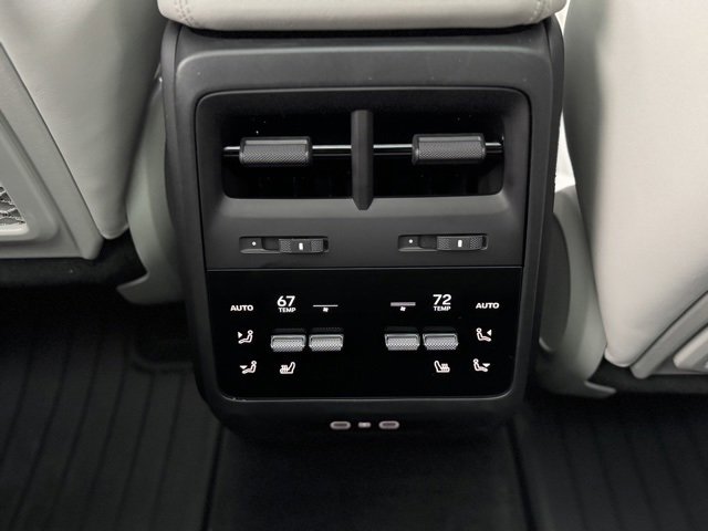 Certified 2025 Porsche Macan 4 Electric image 32