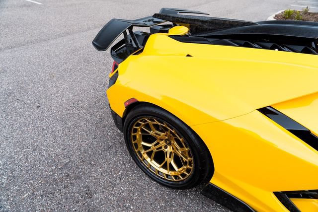 Used 2025 Lamborghini Revuelto AWD/4WD image 14
