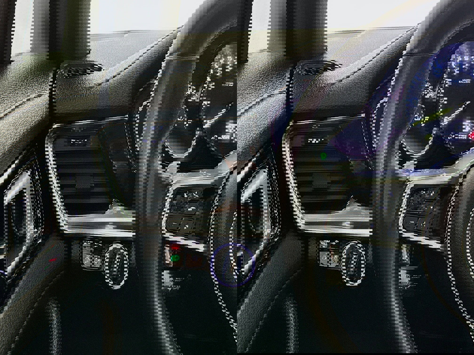 Used 2018 Porsche Panamera 4 image 10