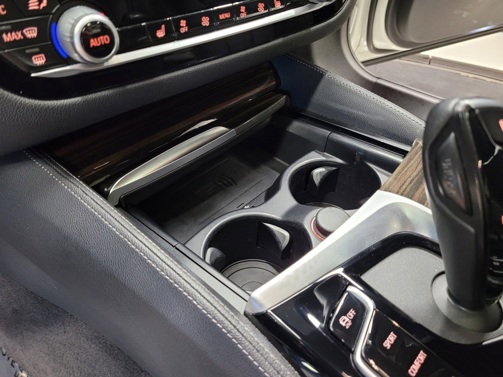 Used 2021 BMW 540i w/ M Sport Package image 26