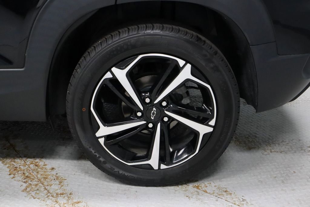 Used 2022 Chevrolet TrailBlazer RS w/ Sun and Liftgate Package AWD/4WD image 19