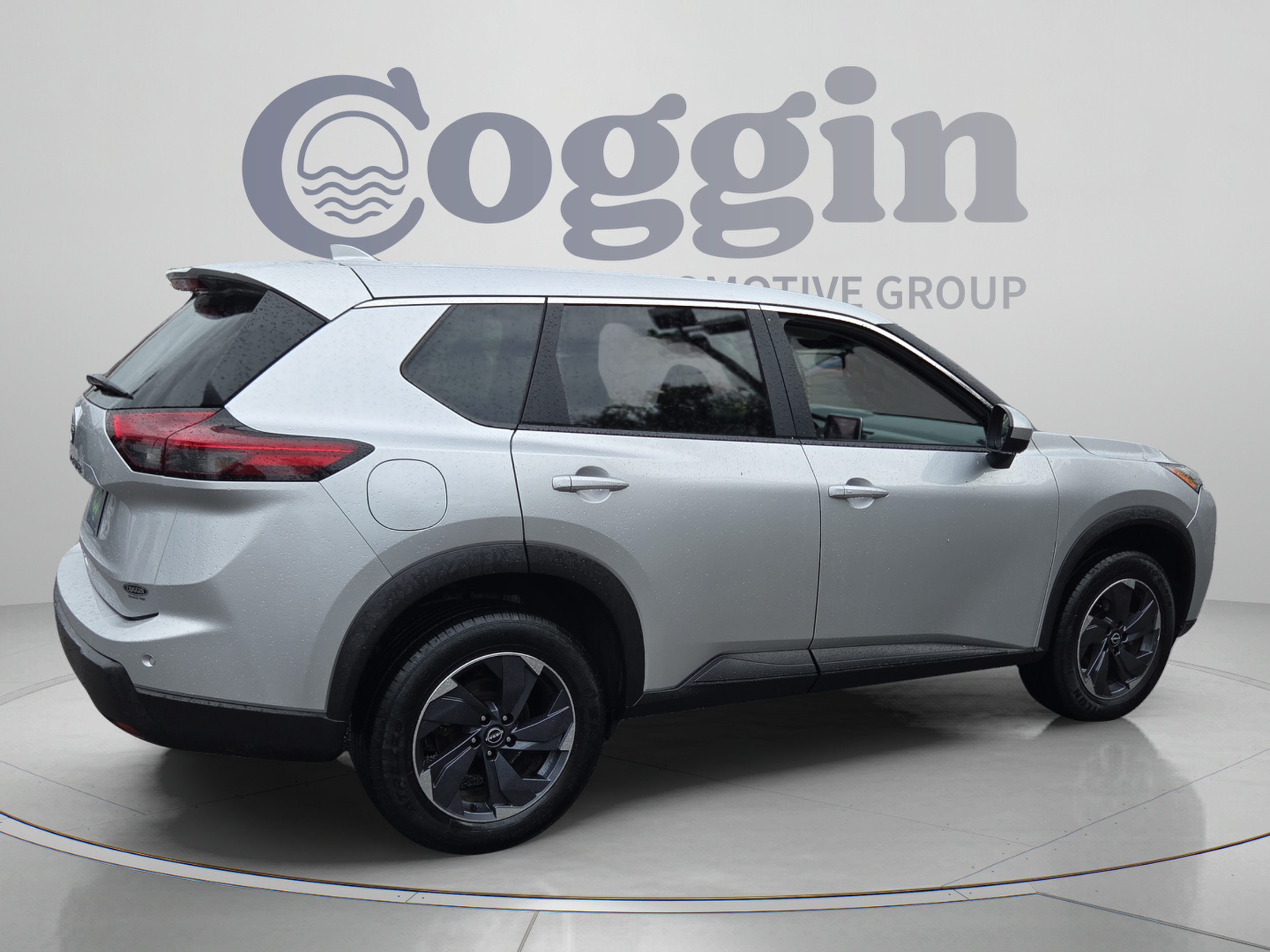 Used 2025 Nissan Rogue SV FWD image 5