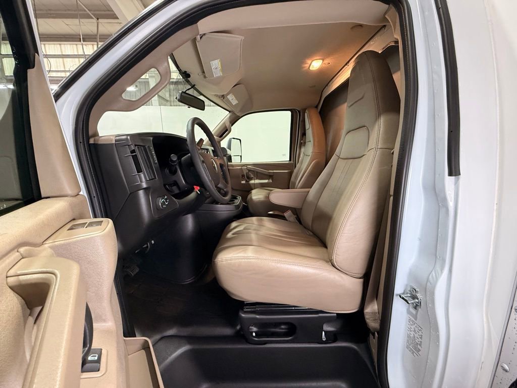 New 2025 Chevrolet Express 3500 Work Van w/ Power Convenience Package image 16
