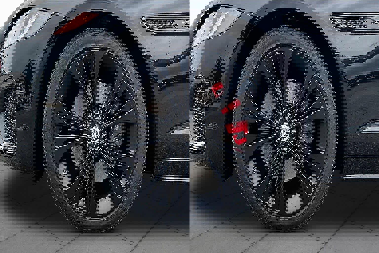 Used 2024 Jaguar XF R-Dynamic SE AWD/4WD image 10