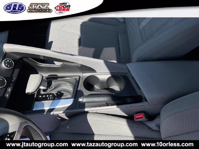 Used 2026 Hyundai Elantra SE FWD image 13