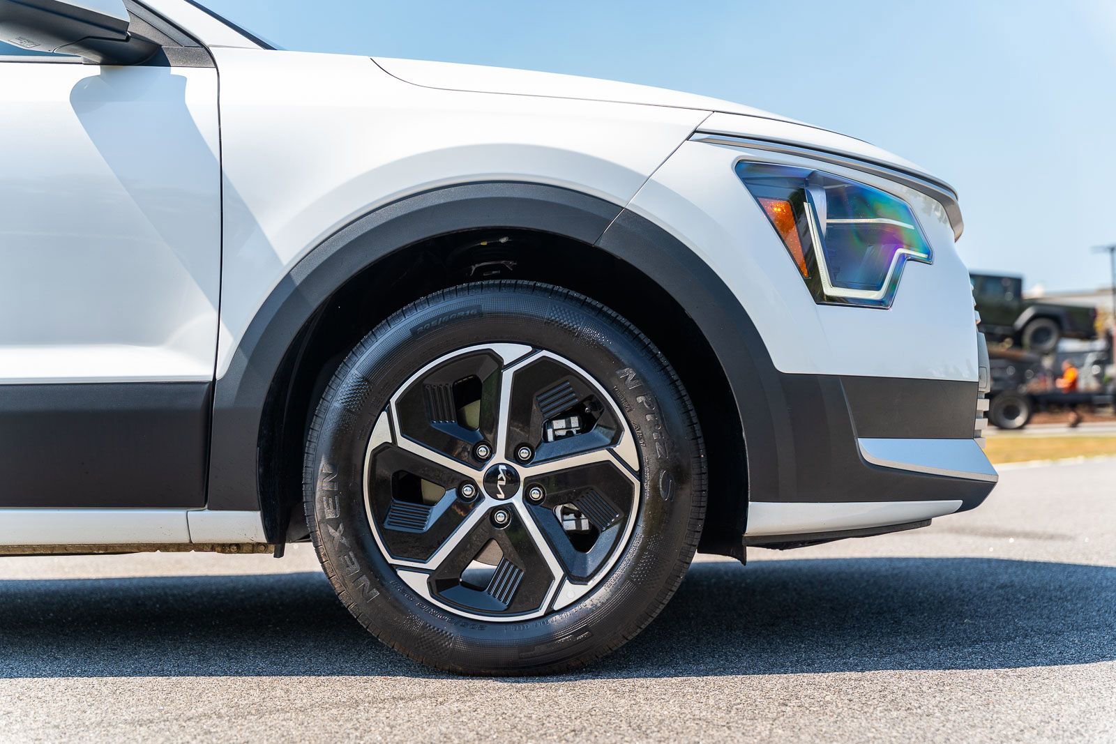 Used 2023 Kia Niro EX FWD image 9