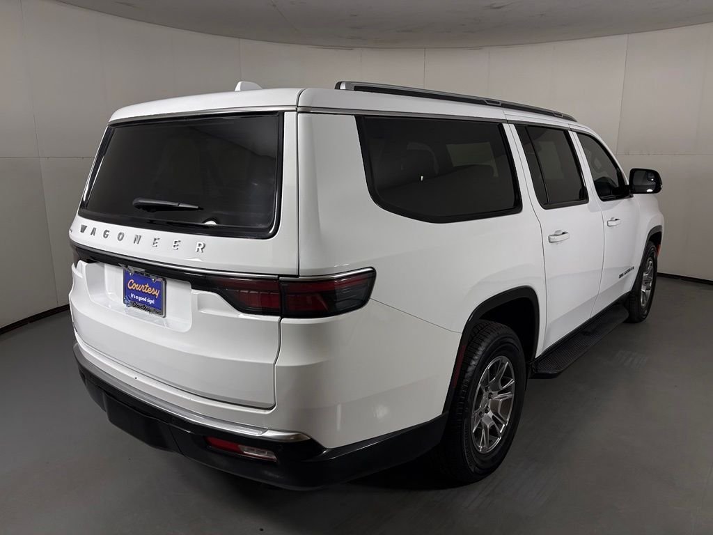 Used 2023 Jeep Wagoneer L 4WD image 8