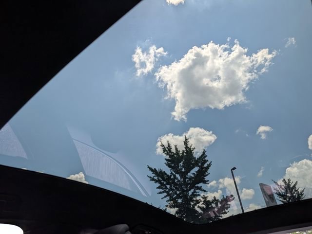 New 2025 Porsche Taycan image 18