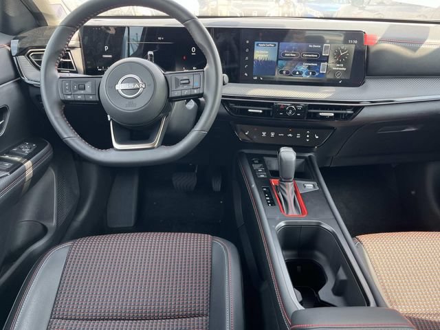 New 2025 Nissan Kicks SR w/ SR Premium Package FWD image 13