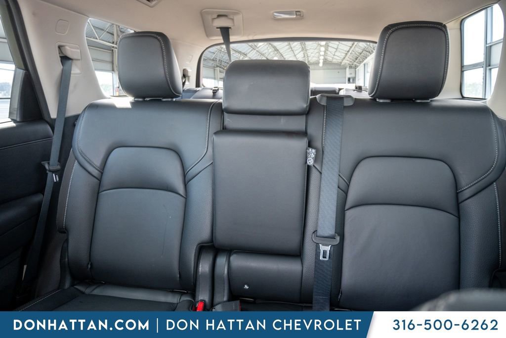 Used 2025 Nissan Pathfinder SL image 18