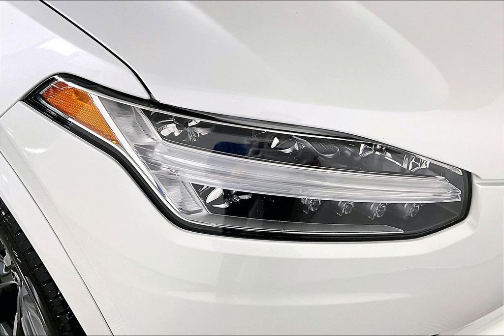 Used 2017 Volvo XC90 T6 Momentum w/ Vision Package image 29