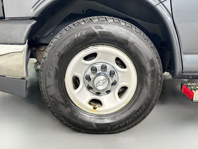 Used 2017 Chevrolet Express 2500 LT w/ LT Preferred Equipment Group image 29
