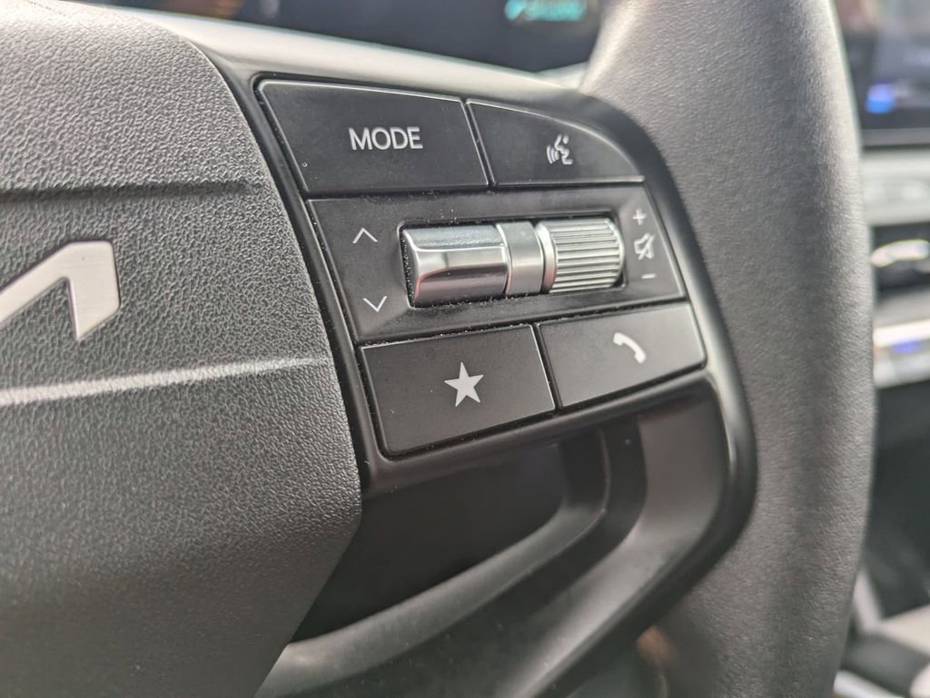 Used 2025 Kia K4 FWD image 24