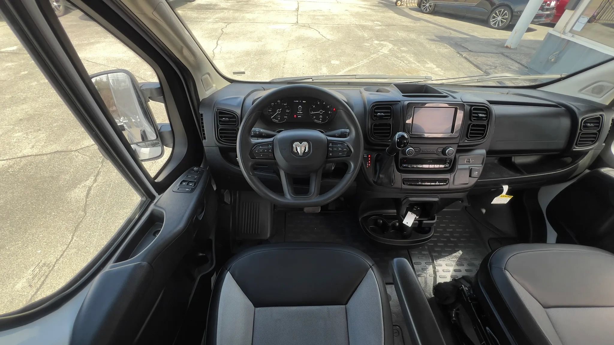 Used 2025 RAM ProMaster 2500 w/ Convenience Group FWD image 19