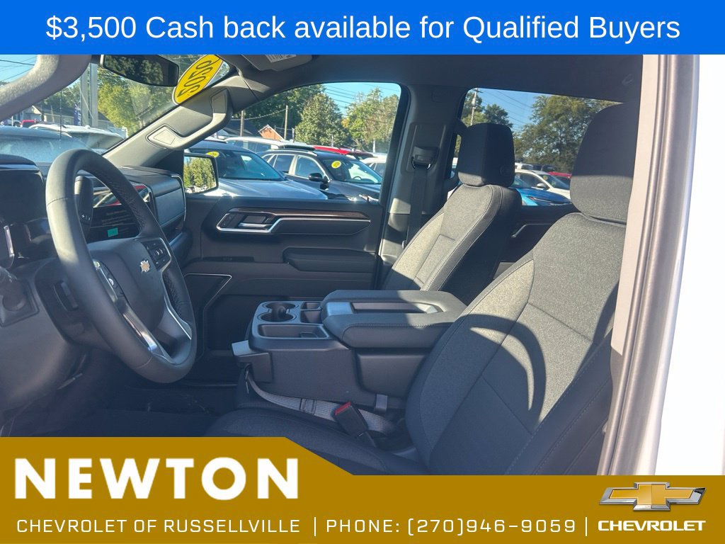 New 2026 Chevrolet Silverado 1500 LT w/ LPO, Dark Essentials Package AWD/4WD image 4