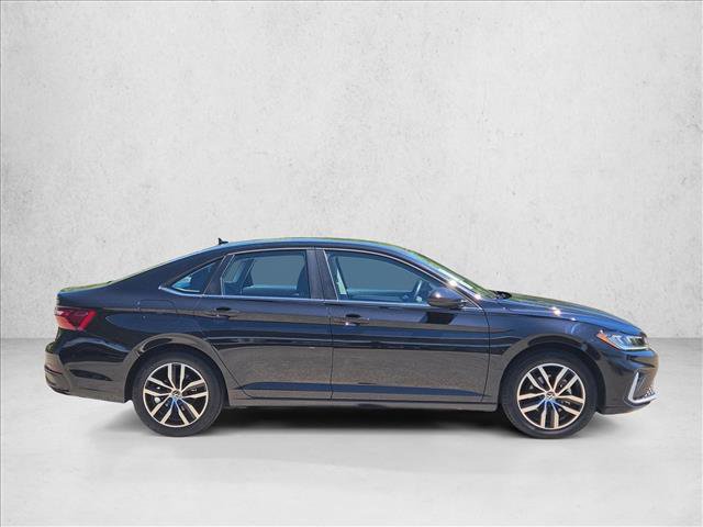 Used 2025 Volkswagen Jetta SE video 4