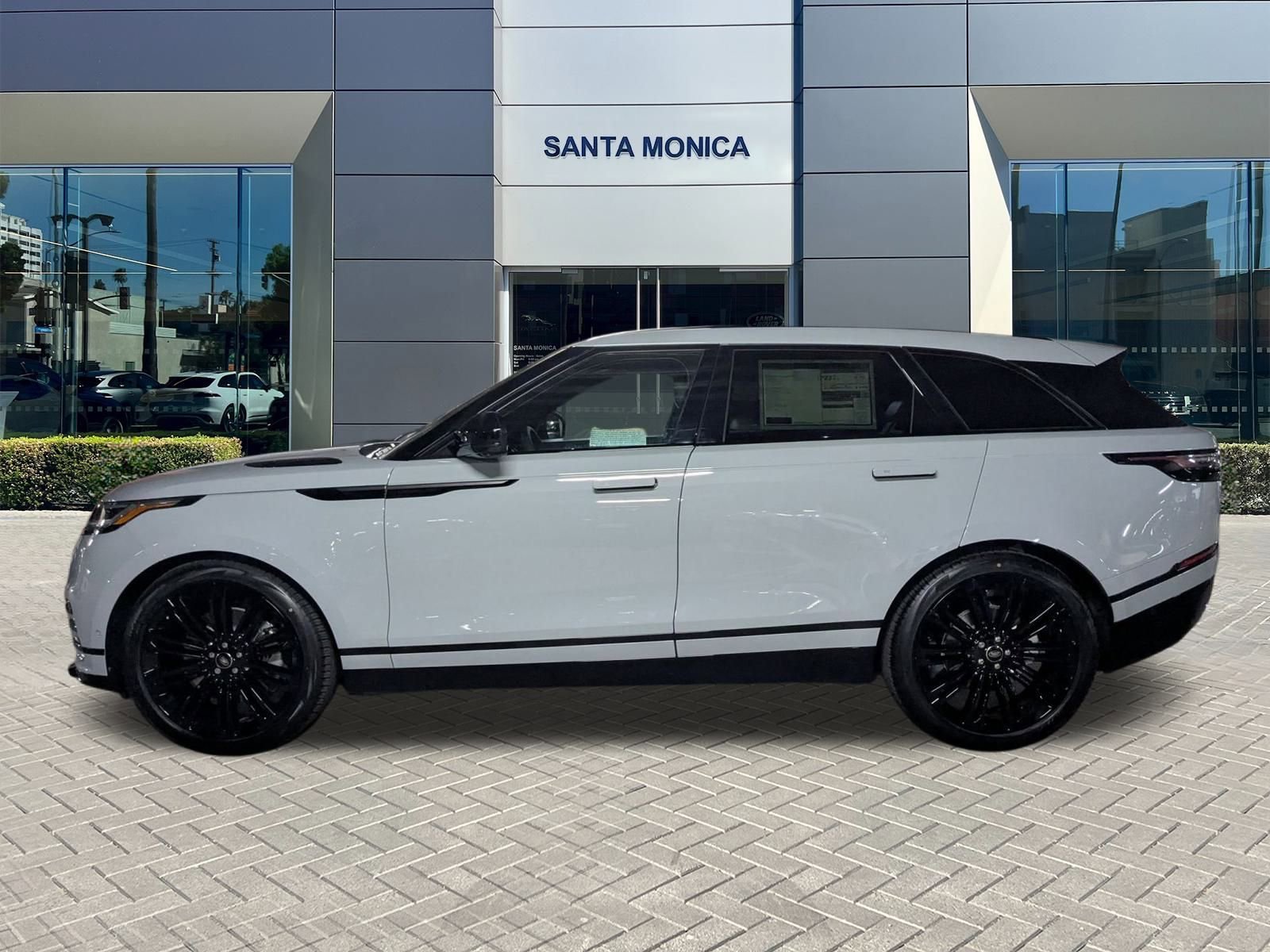 New 2026 Land Rover Range Rover Velar Dynamic SE image 5