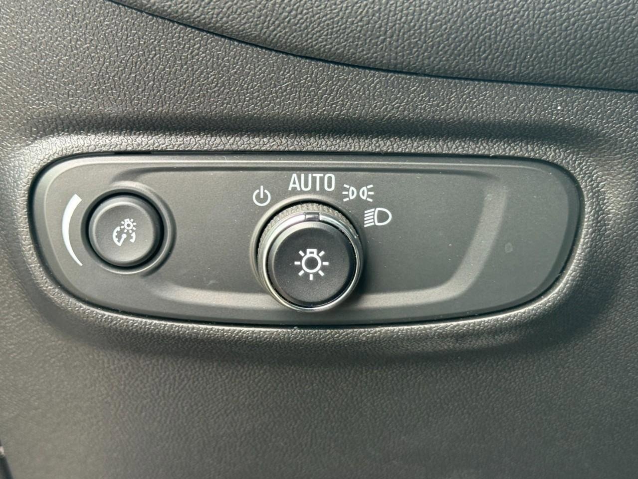 Used 2023 Chevrolet Equinox RS image 22