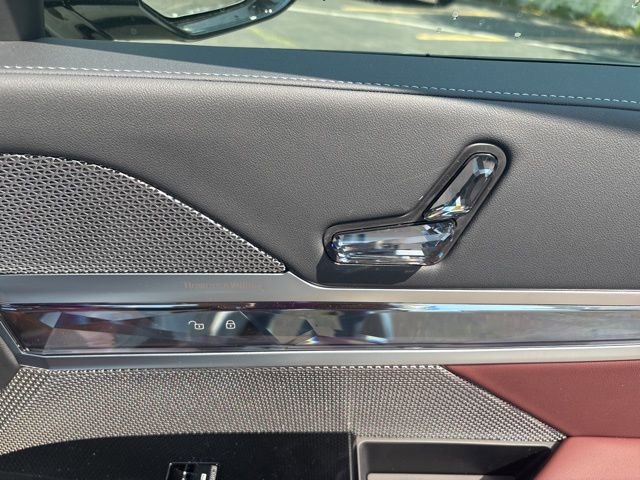 Used 2025 BMW 740i xDrive image 13