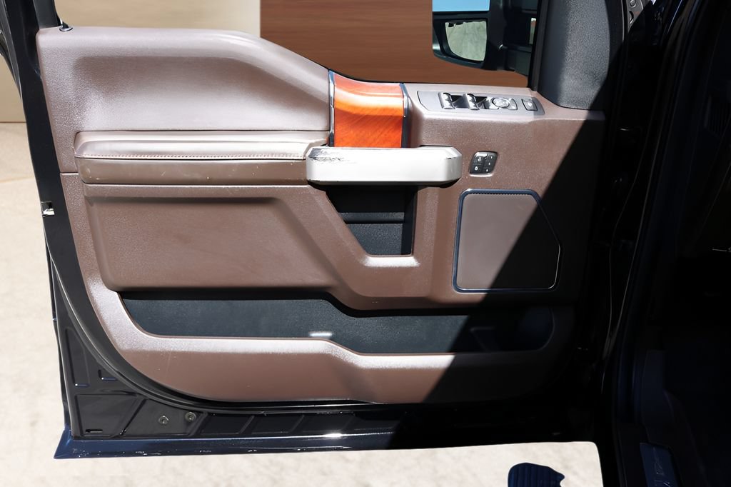 Used 2019 Ford F350 King Ranch w/ King Ranch Ultimate Package AWD/4WD image 11