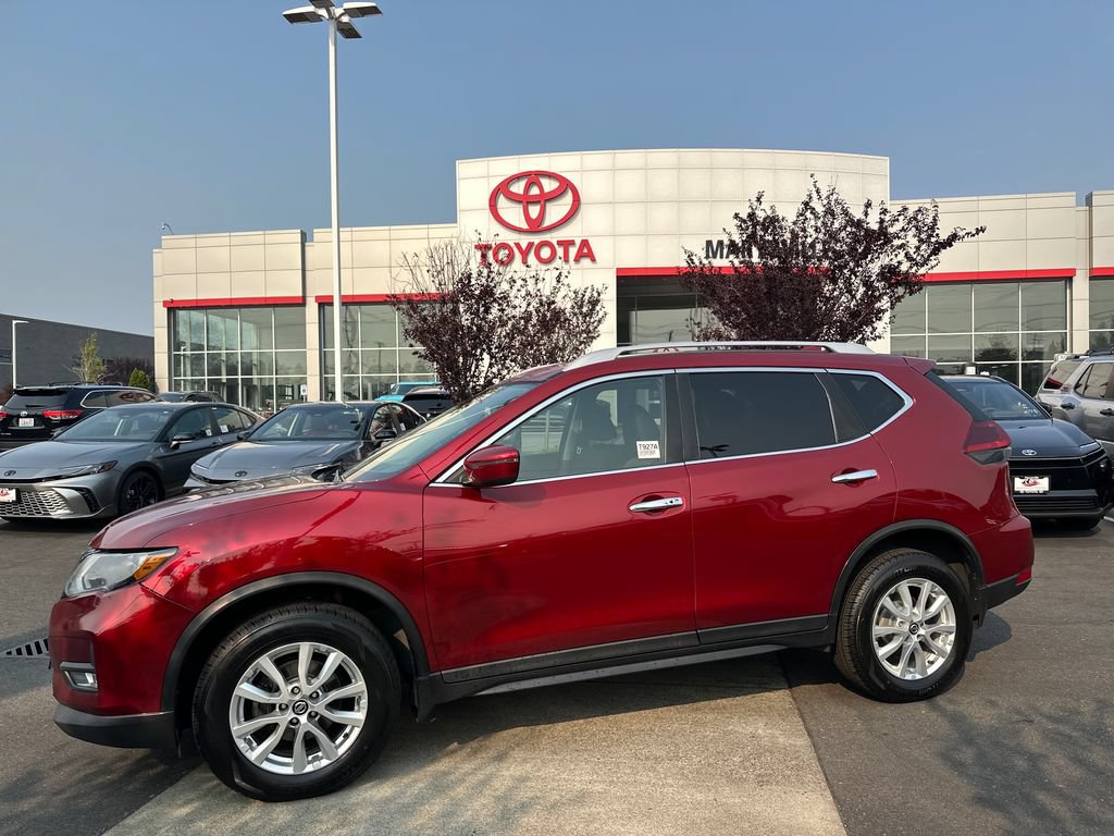 Used 2018 Nissan Rogue SV AWD/4WD image 2