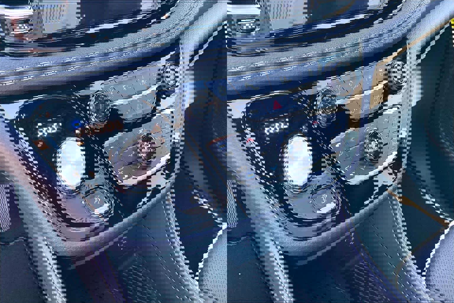 New 2026 Chrysler Pacifica Limited image 17