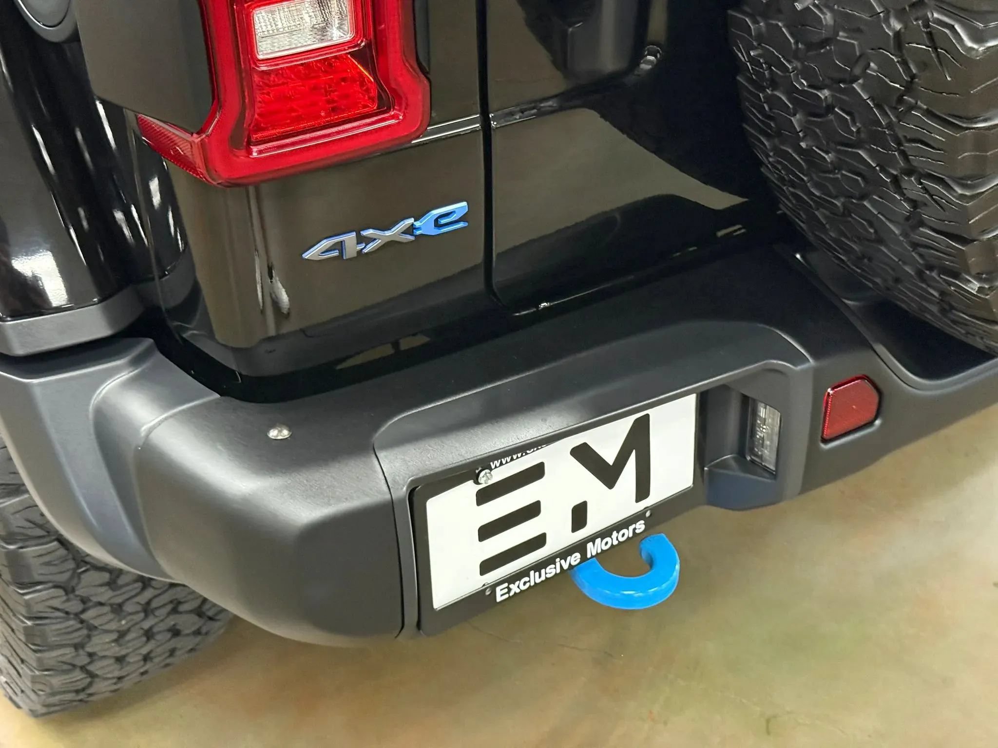 Used 2024 Jeep Wrangler Unlimited Rubicon 4xe AWD/4WD image 10
