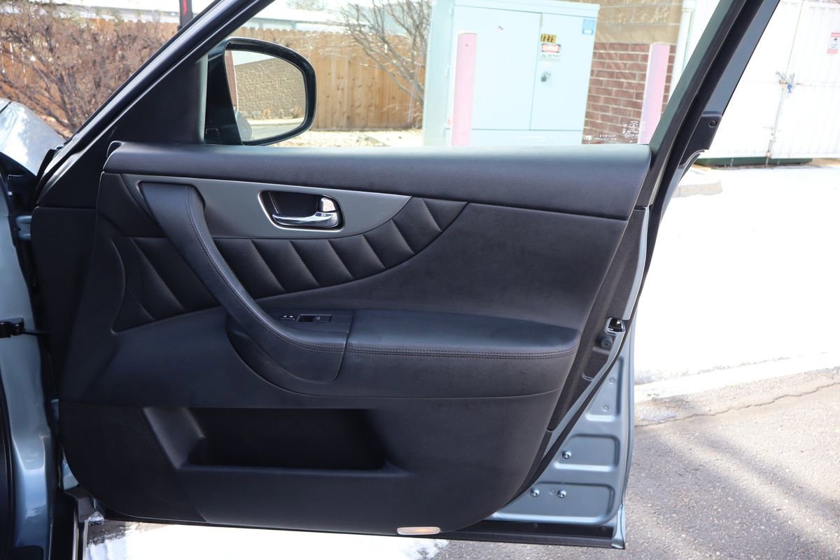 Used 2017 INFINITI QX70 AWD image 26