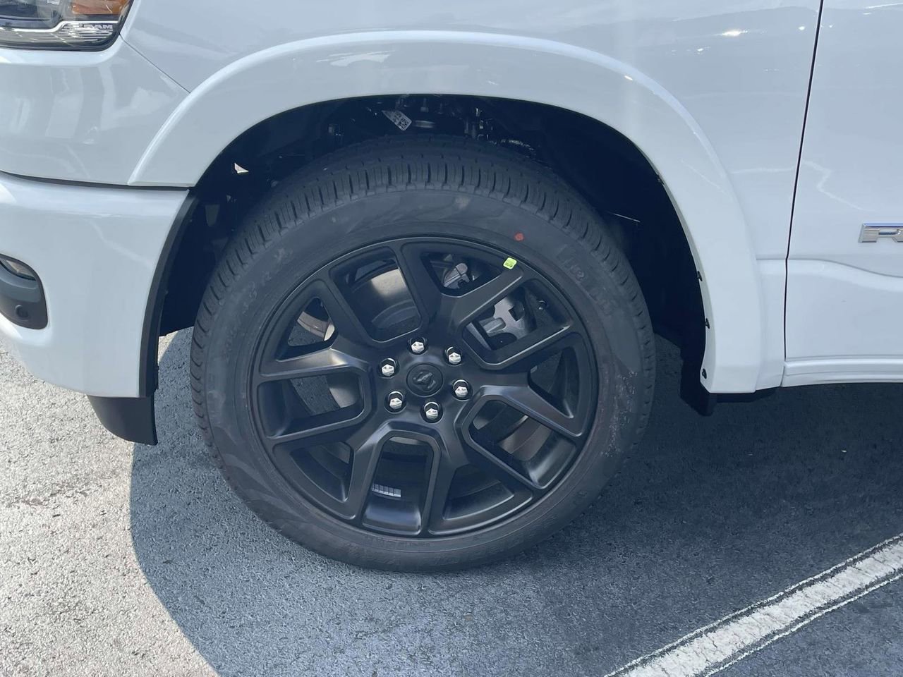 New 2026 RAM 1500 Laramie AWD/4WD image 39