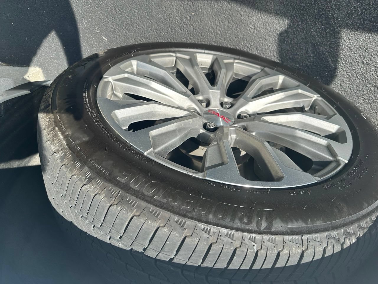 Used 2022 GMC Yukon Denali AWD/4WD image 9