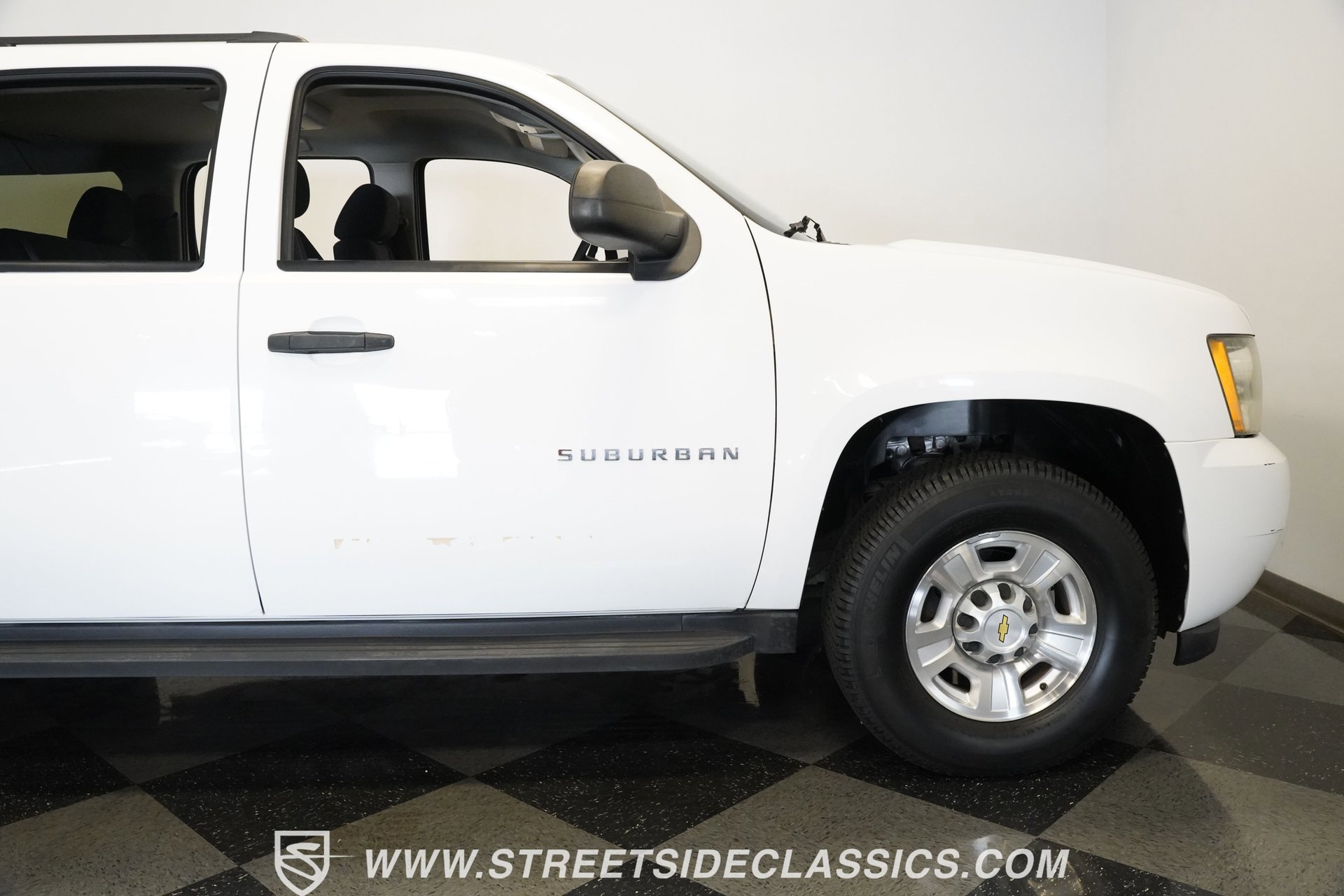 Used 2011 Chevrolet Suburban 2500 w/ Skid Plate Package image 31