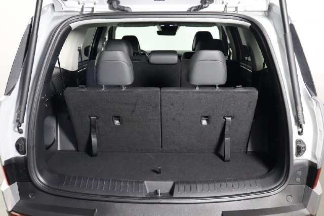 Used 2026 Hyundai Santa Fe SEL FWD image 17