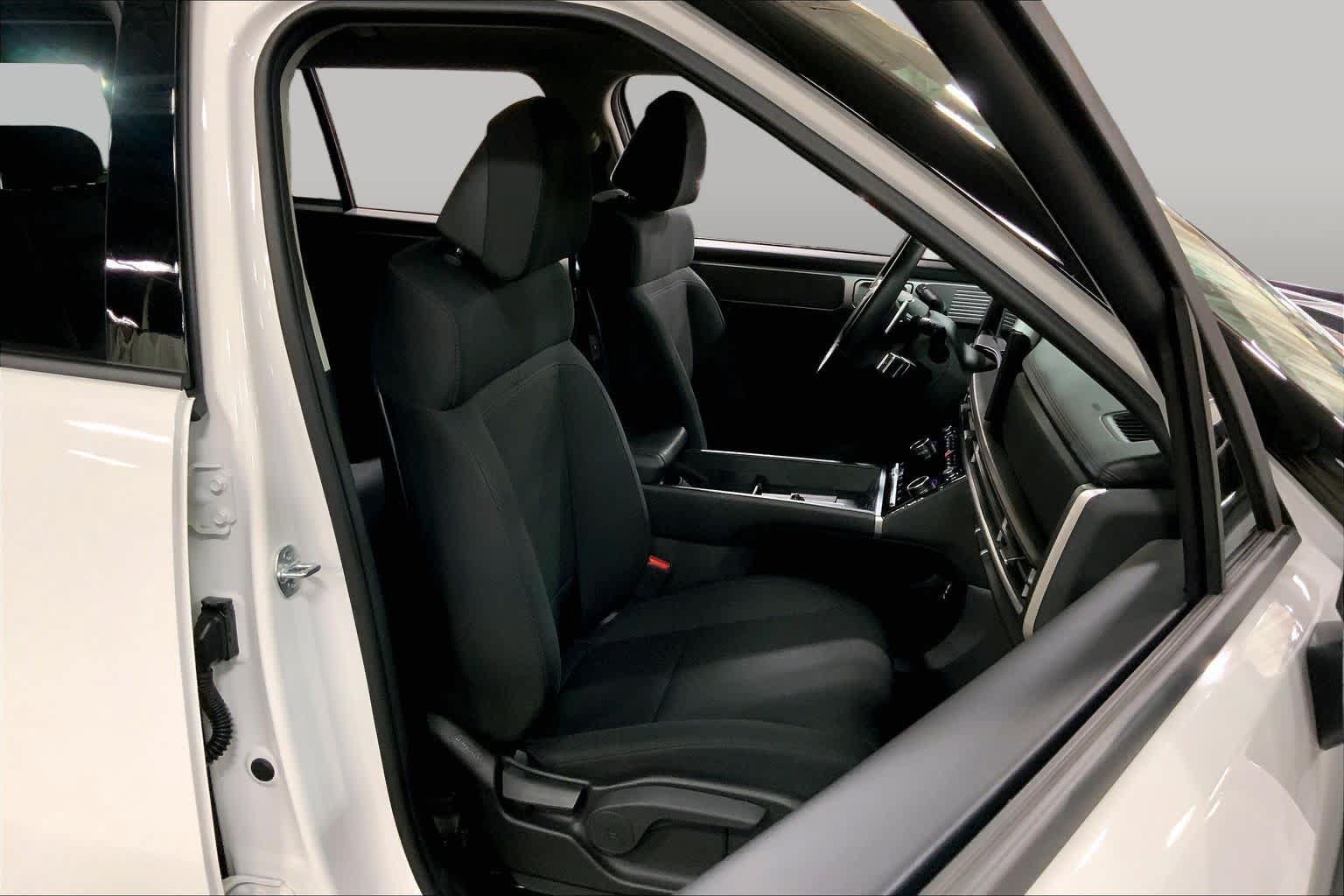 Used 2026 Hyundai Santa Fe SE AWD/4WD image 9